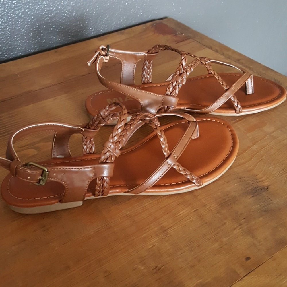 Cutest brown sandals